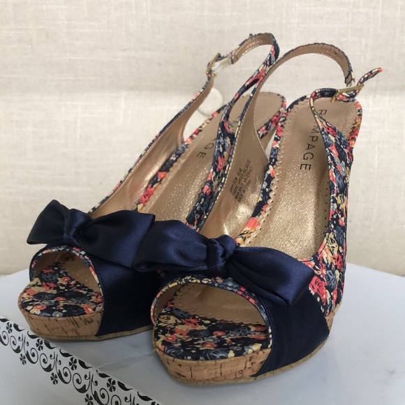 Rampage Navy Floral Platform Heels - Picture 6 of 8